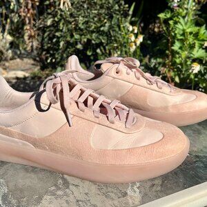 Lululemon Cityverse Sneaker, Size 9 EUC